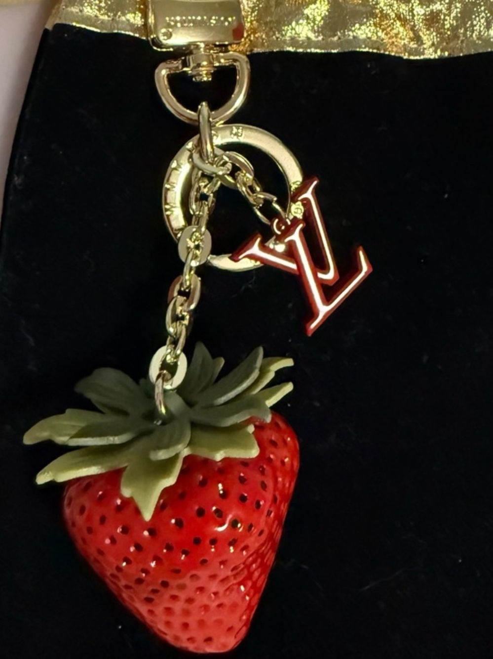 Keychain/bagcharm gorgeous 🍓 
hanging Charm with Monogram hanging charm! - Picture 8 of 9